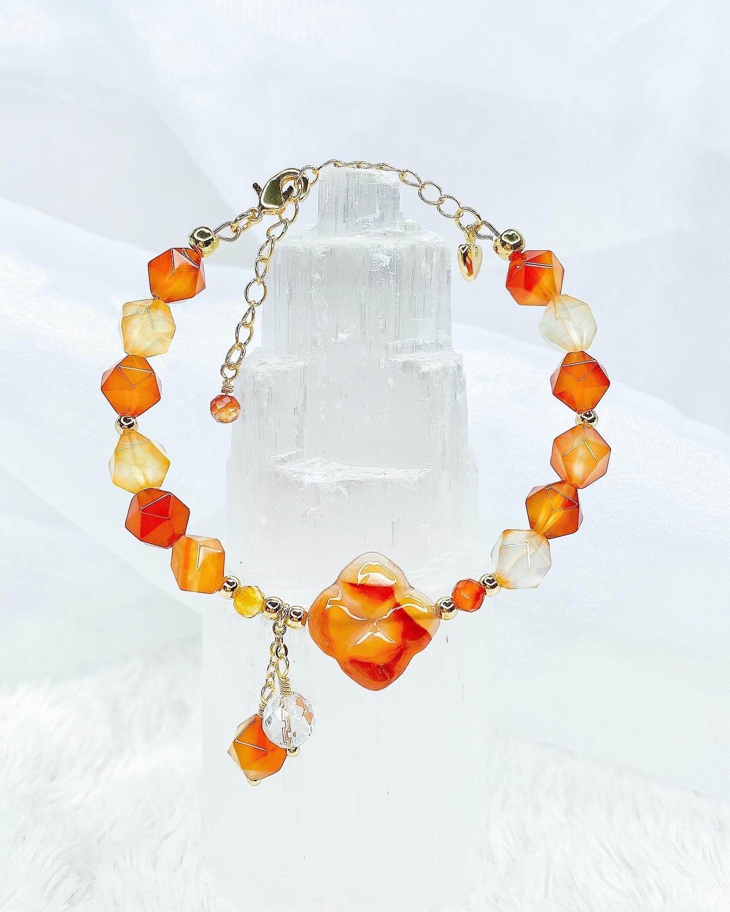 Faceted Carnelian Clover Bangle