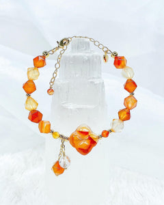 Faceted Carnelian Clover Bangle